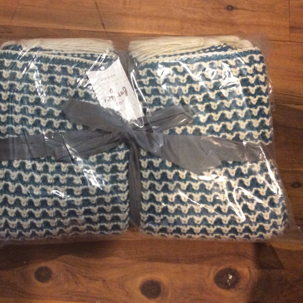 NWT West Elm Popcorn Knit Throw Blanket w/Tassel