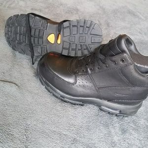 NWOT NIKE Air Max Goadome Boots 7.5 men