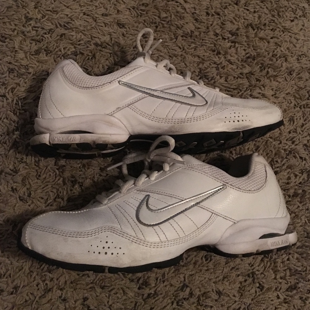Nike white leather tennis shoes