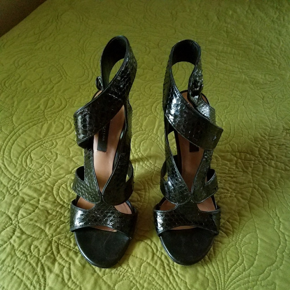 Ann Taylor snakeskin sandal