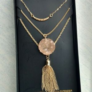 ❤️only 1 left!❤️Gold layered druzy necklace