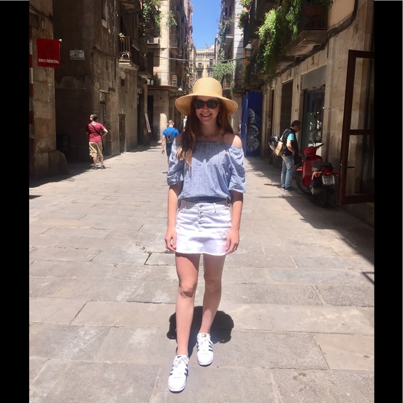 Meet your Posher, Julia - Picture 1 of 1