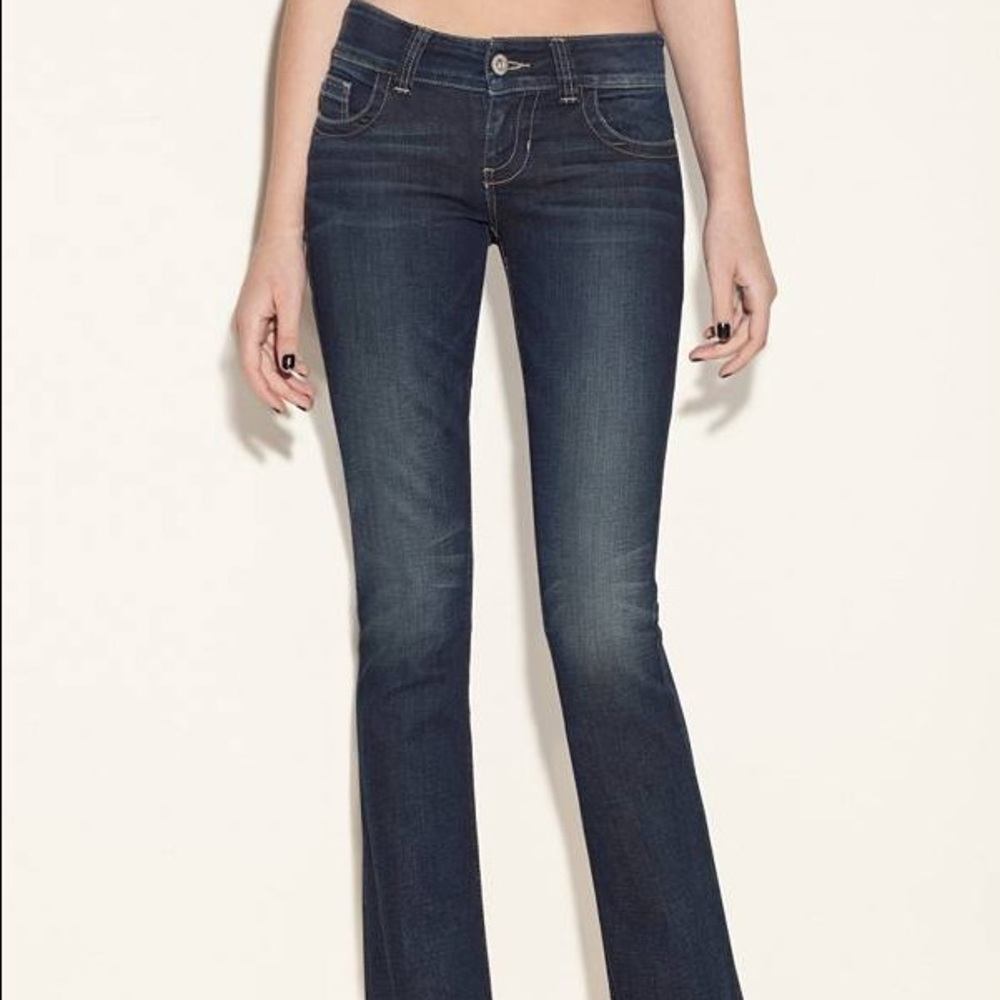 GUESS DAREDEVIL BOOT JEANS.. like new