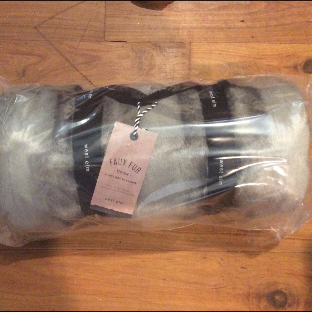 NWT West Elm Faux Fur Ombré Throw Grey