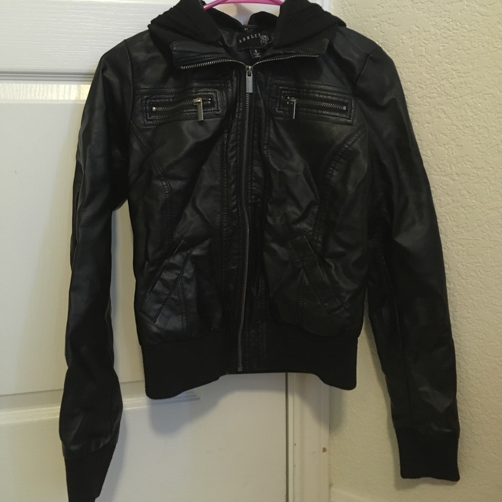 Leather jacket - Picture 1 of 3