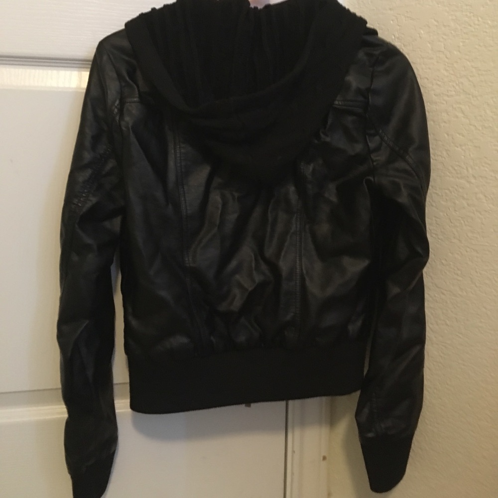 Leather jacket - Picture 3 of 3