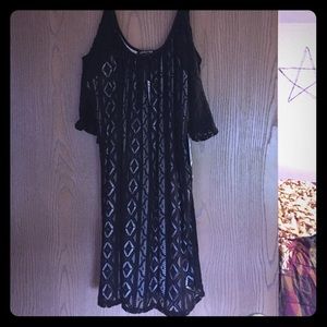 Express cold shoulder dress. Black and nude.