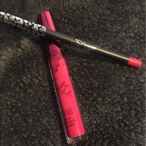 Kylie's lip kit "Valentine"