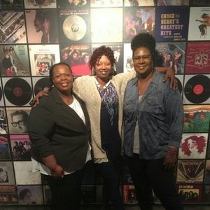 Meet your Posher, Ora