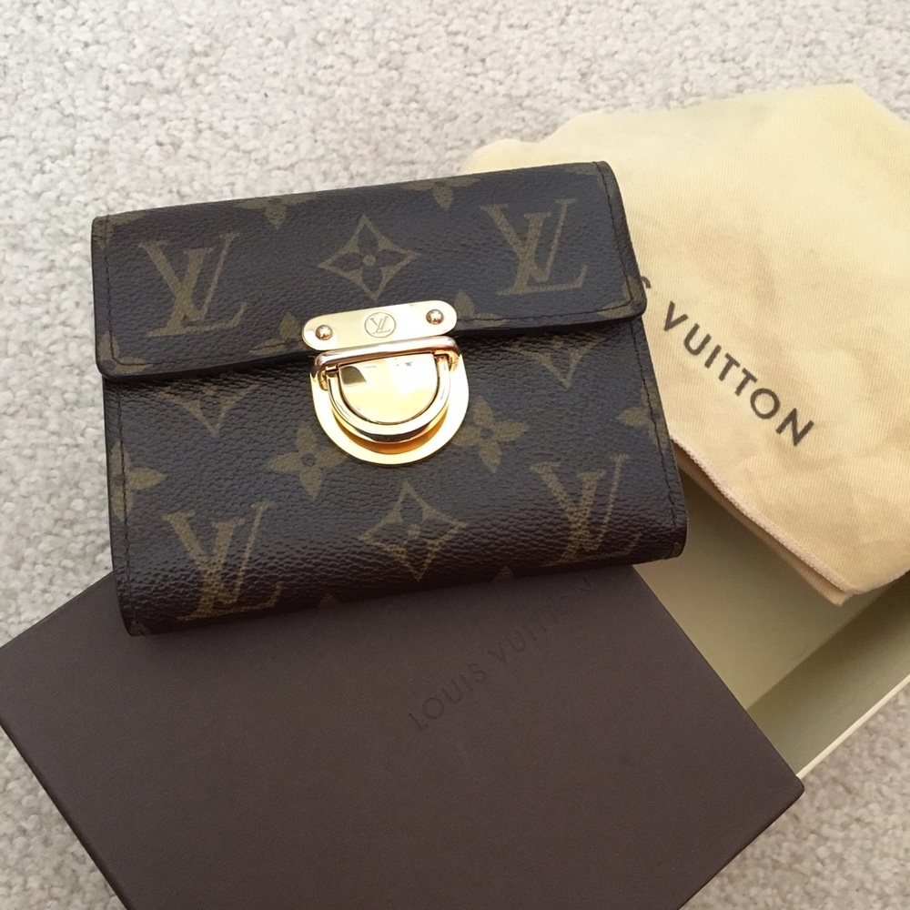 🎉SOLD🎊 Louis Vuitton classic wallet