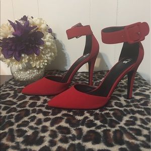 Red heels 👠👠