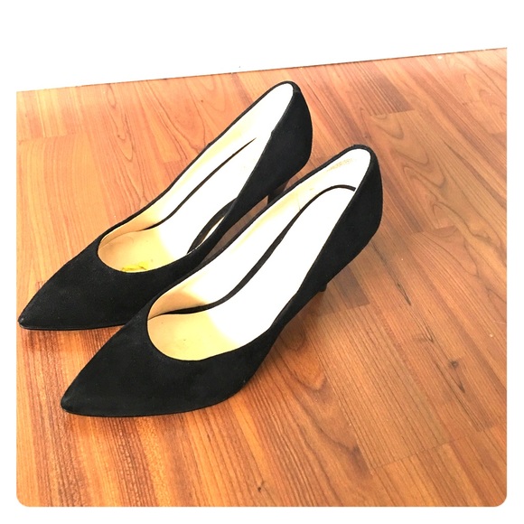 Nine West black suede heels size 8 - Picture 1 of 4