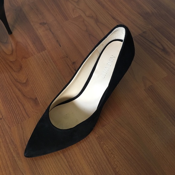 Nine West black suede heels size 8 - Picture 3 of 4