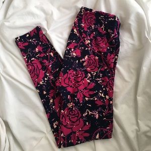 🦄 LuLaRoe OS Leggings!Beauty and the Beast Roses!