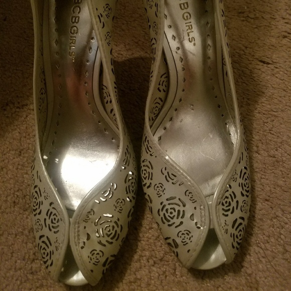 Heels - Picture 3 of 4