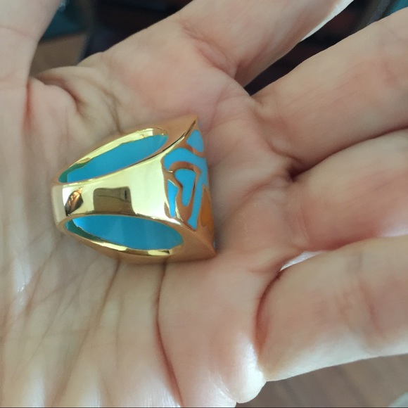 Beautiful heart ring size 6-6.5 - Picture 3 of 4