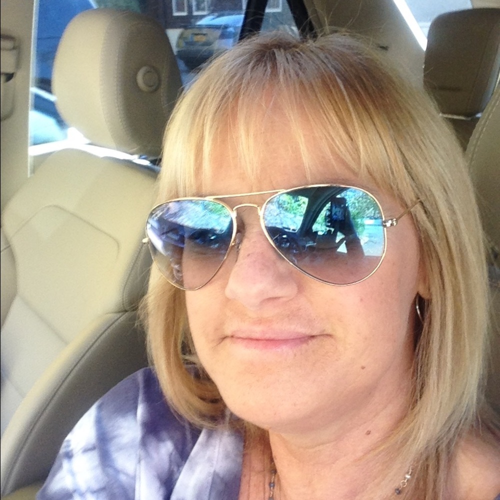 Meet your Posher, Sharon