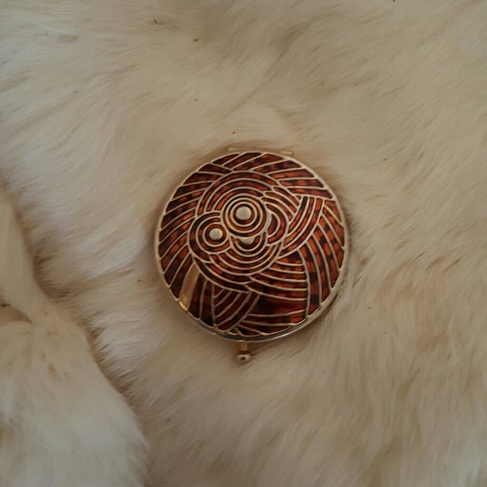 (SOLD) Estee lauder small compact pressed powder
