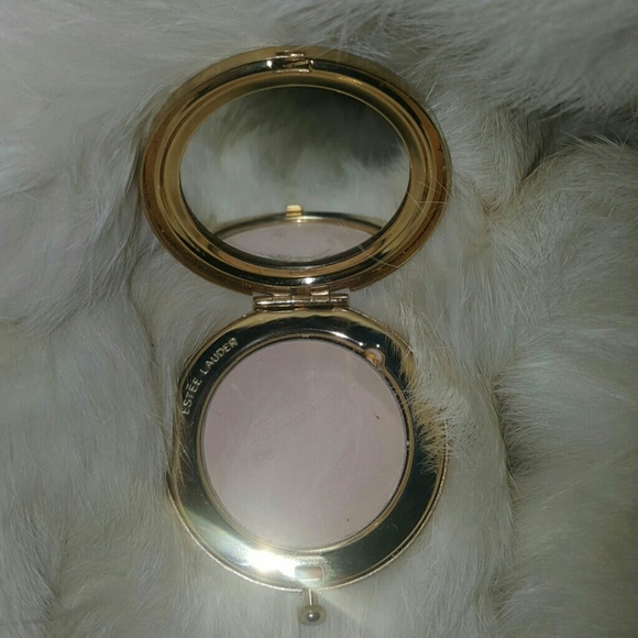 (SOLD) Estee lauder small compact pressed powder - Picture 3 of 4