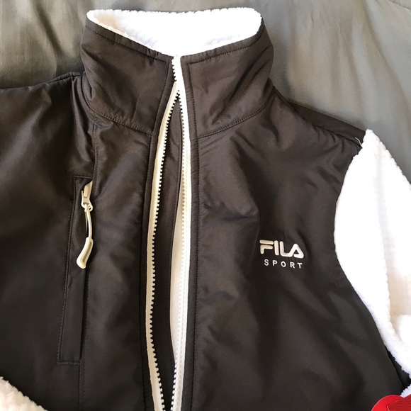 ☃️ FILA Jacket ☃️ - Picture 3 of 6