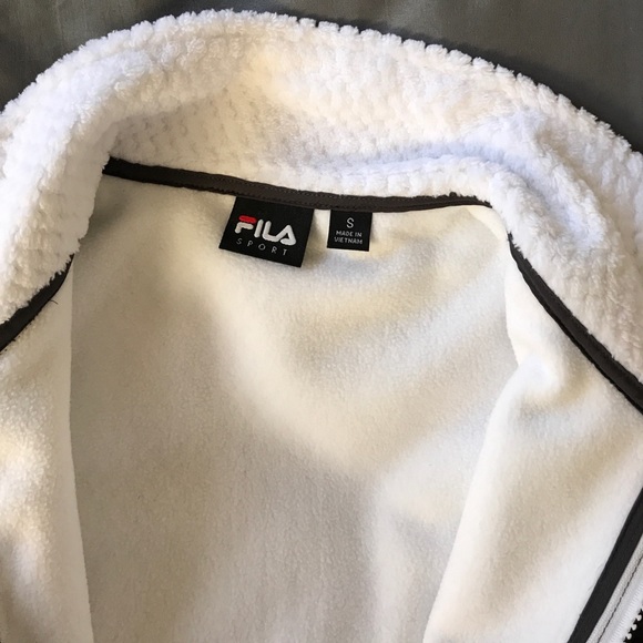 ☃️ FILA Jacket ☃️ - Picture 5 of 6