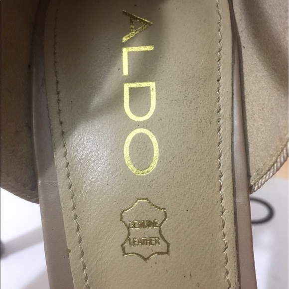 Aldo 6" Tan/Gold Sparkly Heel - Picture 4 of 5