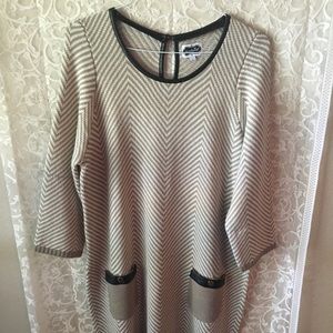 Mudpue Woman's long sleeved tunic dress.