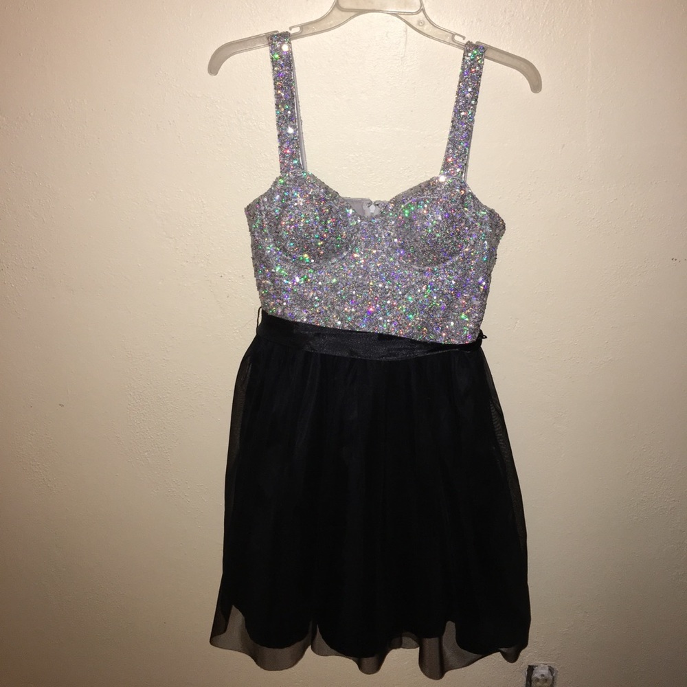 Sz  9 silver sequined top black bottom dress
