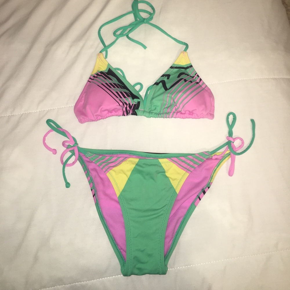 NWOT FOX string bikini💕💕