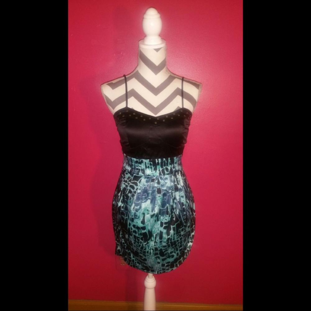 👗 Beautiful Midi Dress 👗