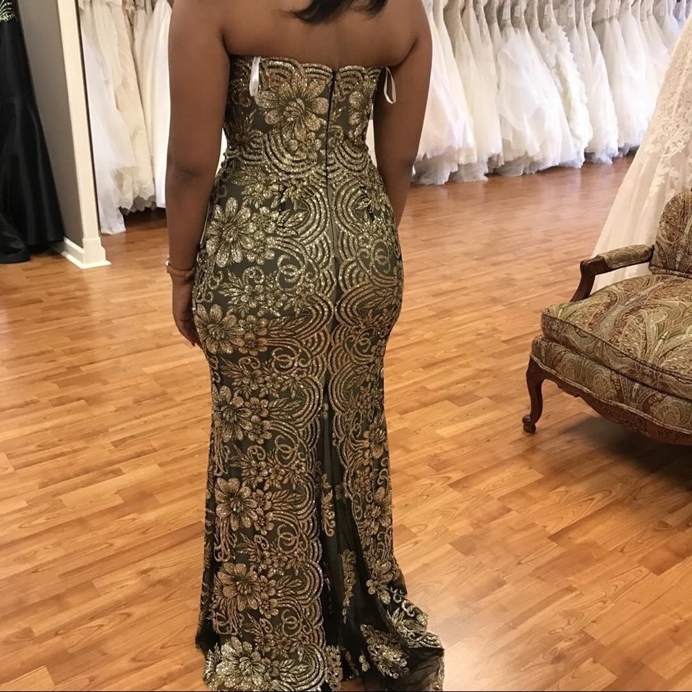 ‼️‼️PROM DRESS‼️‼️ - Picture 2 of 4