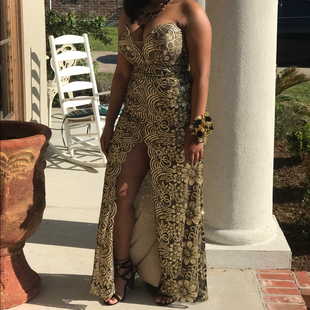 ‼️‼️PROM DRESS‼️‼️ - Picture 3 of 4