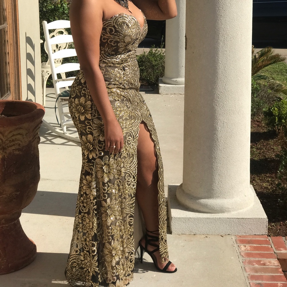 ‼️‼️PROM DRESS‼️‼️ - Picture 4 of 4