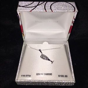 Sterling Silver 1/10 cttw diamond necklace!