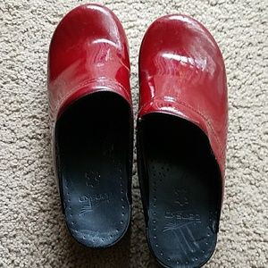 Red slip on dansko size 10 clogg