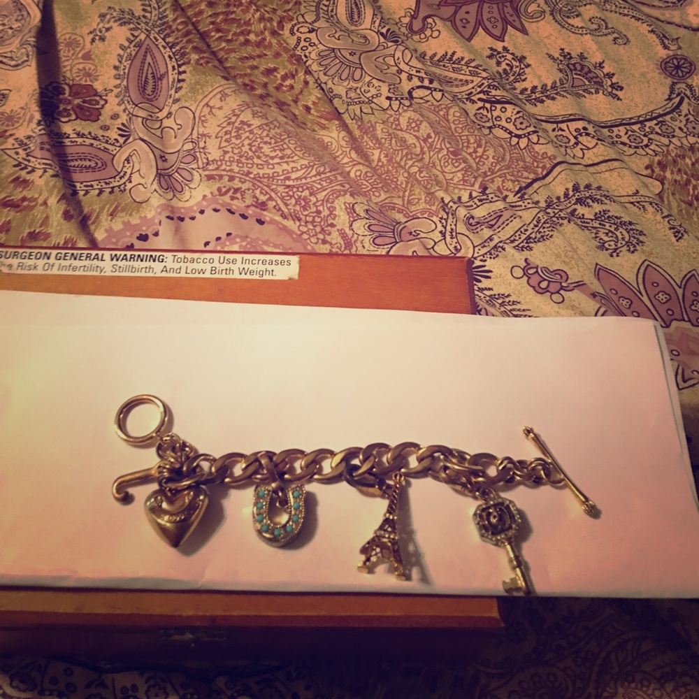 Juicy couture bracelet, great shap