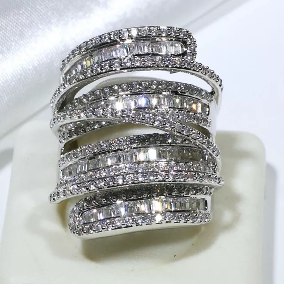 Jewelry - 18K White Gold Filled AAA CZ Cluster Ring 💍