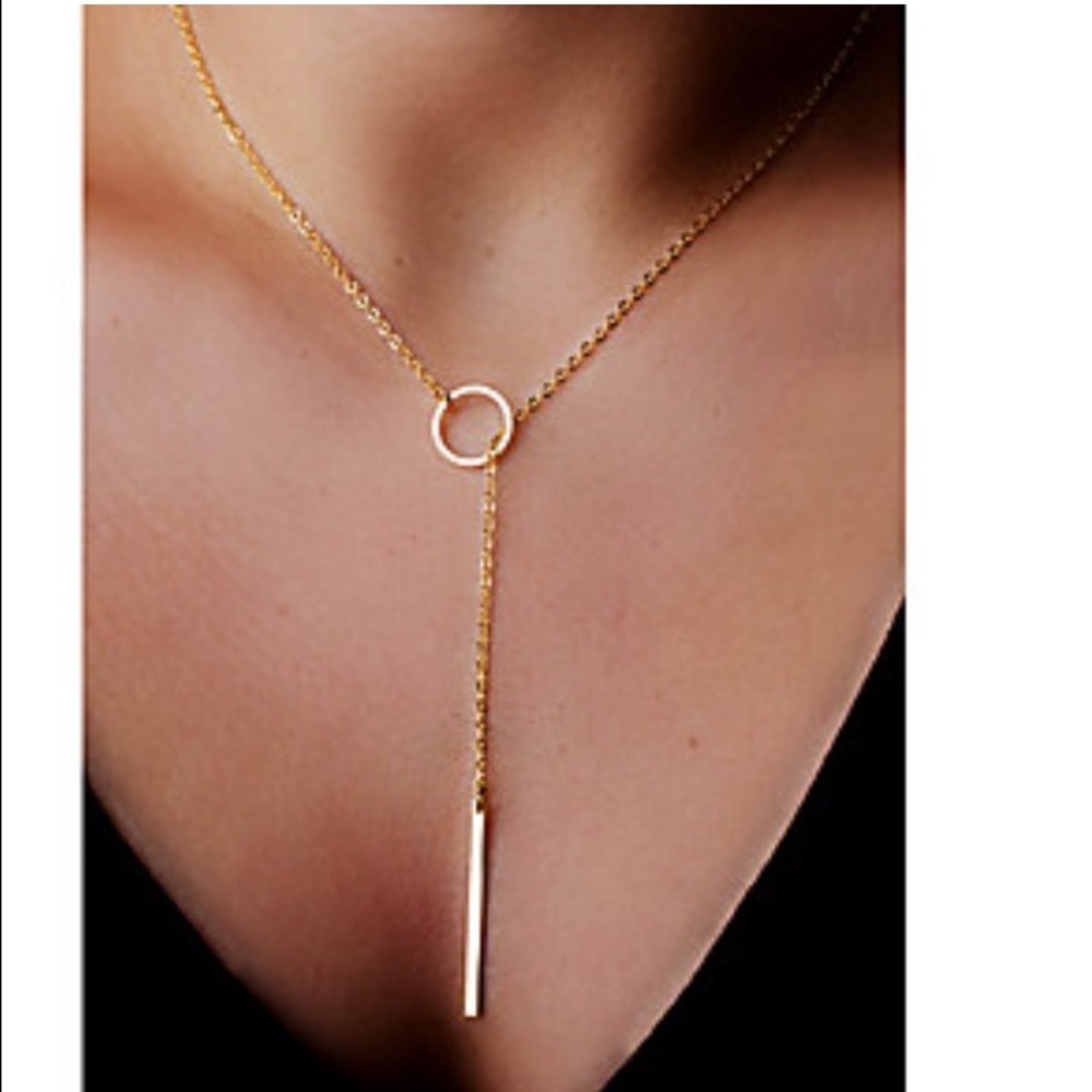 NWT Simply Beautiful Gold Dangle Necklace