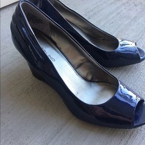 Navy wedge size 7