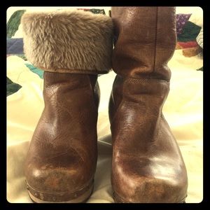 Ugg short leather clog boots