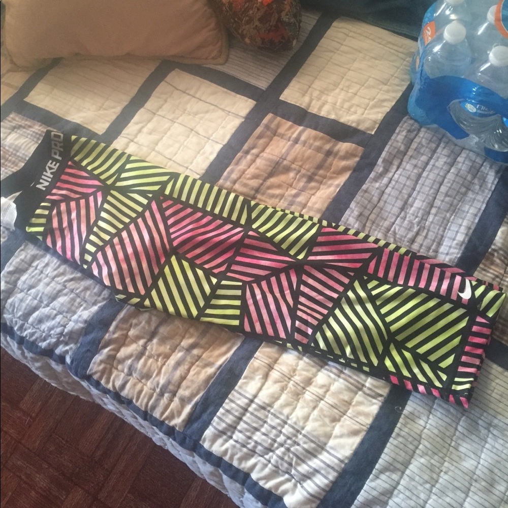 Nike Capri