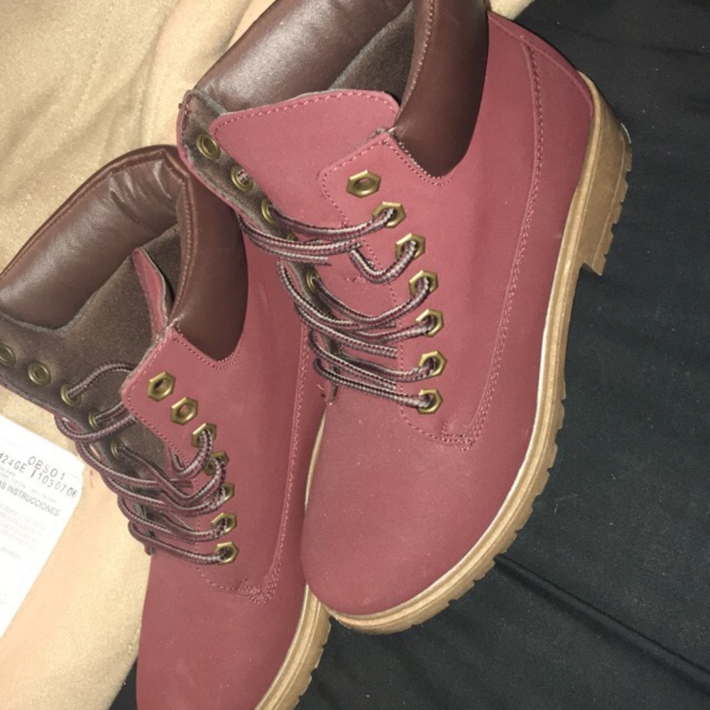 BRAND NEW Maroon Work Boots (6/7)