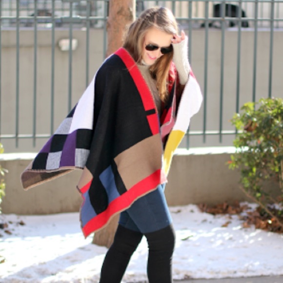 Color block cape - Picture 4 of 4