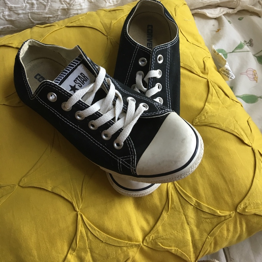 Black low top slim converse