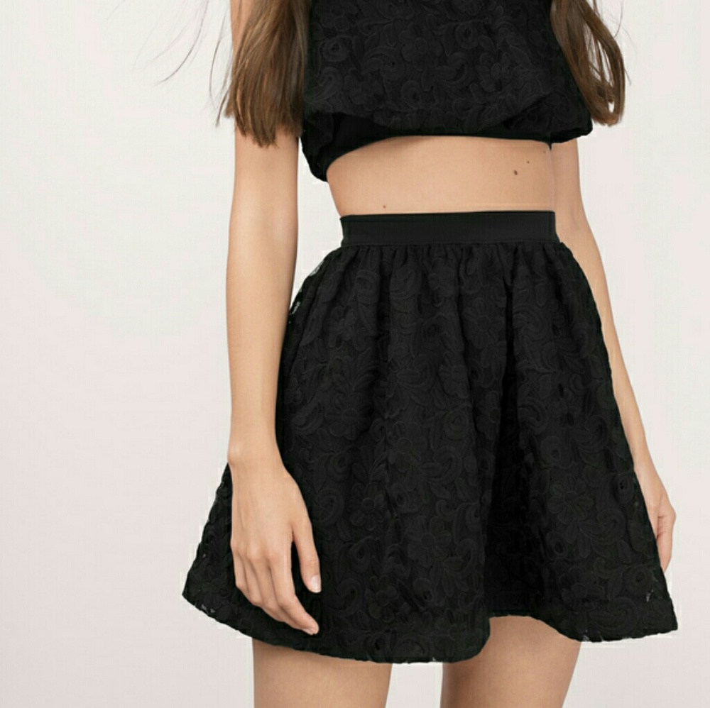 Tobi multi layered lace skater skirt