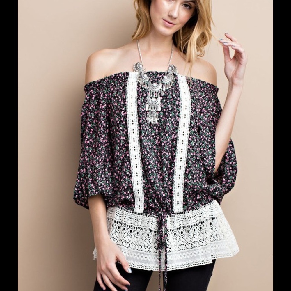 ✳️ Off Shoulder Floral Printed Top by Easel