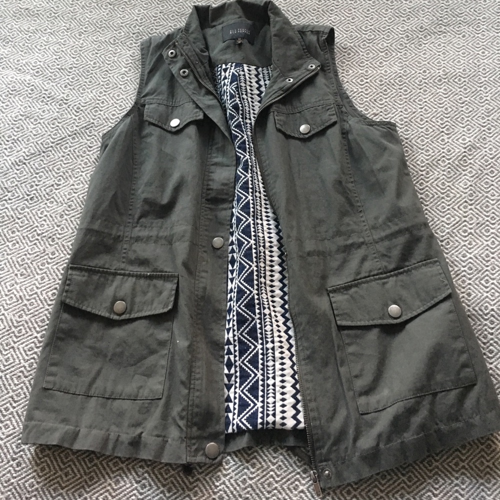 Blu Pepper Green Vest
