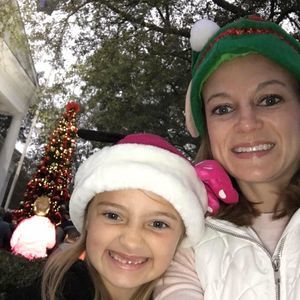 Meet your Posher, Leslie