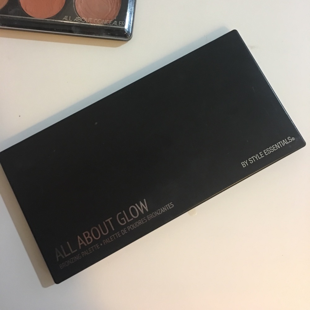 Eyeshadow palette