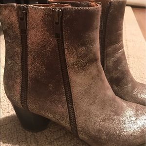 Gentle Souls By Kenneth Cole Booties